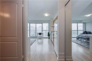 Bachelor/Studio Apartment for Rent, 60 Town Centre Crt #811, Toronto, ON