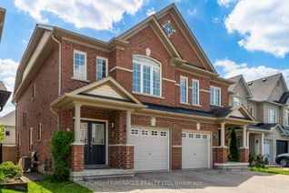 Semi-Detached House for Sale, 40 Four Seasons Cres, Newmarket, ON