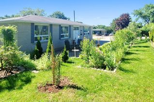 Bungalow for Sale, 770 Greenfield Cres, Newmarket, ON