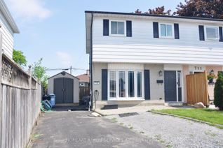 Semi-Detached House for Sale, 709 Jackson Crt, Newmarket, ON
