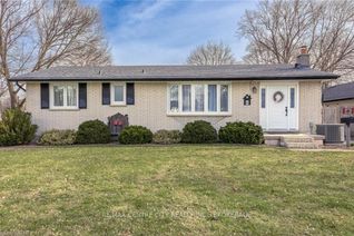 Detached House for Sale, 8 Dell Dr, Strathroy-Caradoc, ON