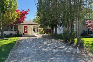 Bungalow for Sale, 127 Duke St #B, North Middlesex, ON