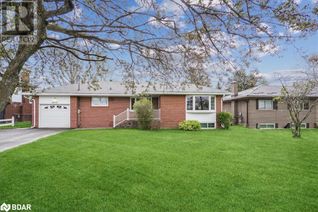 Detached House for Sale, 8039 Yonge Street, Innisfil, ON
