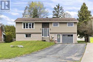 Detached House for Sale, 183 Country Club Pl, Sault Ste. Marie, ON