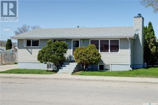 Detached House for Sale, 201 Witney Avenue N, Saskatoon, SK