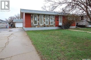 Bungalow for Sale, 662 9th Street W, Shaunavon, SK