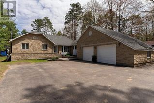 Detached House for Sale, 39 Selley Street, Petawawa, ON