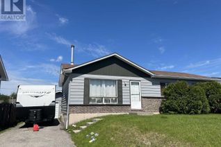 Detached House for Sale, 36 Wendego St, Manitouwadge, ON