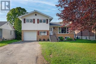 Detached House for Sale, 268 Wade Avenue, Renfrew, ON