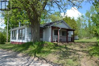 Detached House for Sale, 22 Cruise Lane, Renfrew, ON