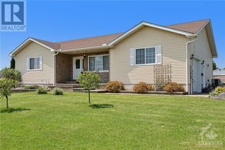 Detached House for Sale, 124 Moore Street, Arnprior, ON