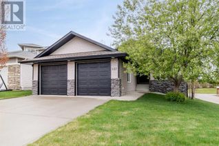 Bungalow for Sale, 122 Alberts Close, Red Deer, AB