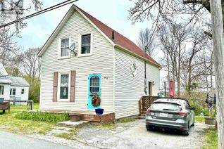 Detached House for Sale, 124 Queen Street, Liverpool, NS