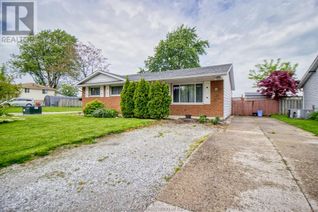 Detached House for Sale, 17 Thomas Avenue, Wallaceburg, ON