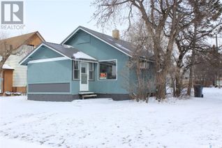 Bungalow for Sale, 196 4th Street E, Shaunavon, SK