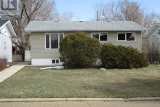 Detached House for Sale, 125 4th Street W, Coronach, SK