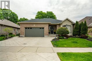 Detached House for Sale, 122 Eastview Avenue, Woodstock, ON
