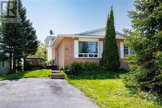 Semi-Detached House for Sale, 212 Nelson Street E, Carleton Place, ON