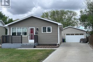 Detached House for Sale, 11 Jacobs Bay, Regina, SK