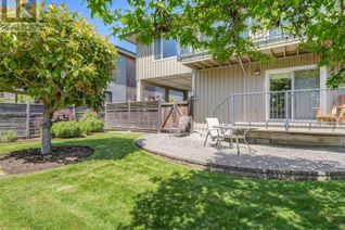 Detached House for Sale, 2605 Penrhyn St, Saanich, BC