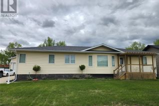 Bungalow for Sale, 225 3rd Street, North Weyburn, SK