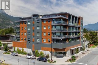 Condo Apartment for Sale, 38013 Third Avenue #302, Squamish, BC