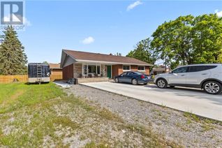 Detached House for Rent, 3 Dauphine Crescent, Welland, ON