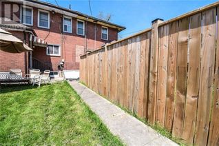 Townhouse for Sale, 221 Lincoln Street, Welland, ON