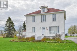 Detached House for Sale, 90 Saint-Pierre Est Boulevard, Caraquet, NB