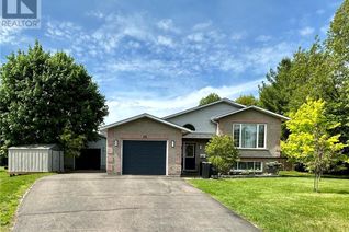Raised Ranch-Style House for Sale, 46 Ravenwood Crescent, Petawawa, ON