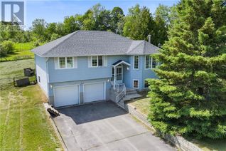 Detached House for Sale, 3894 Round Lake Road, South Frontenac, ON