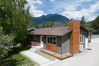 Detached House for Sale, 7496 Jackson Avenue, Radium Hot Springs, BC