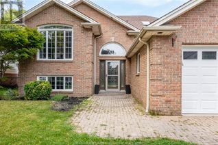 Raised Ranch-Style House for Sale, 5919 Rosewood Crescent, LaSalle, ON