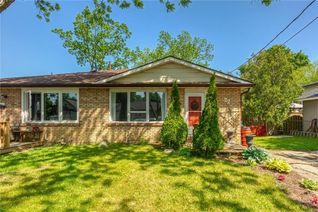 Semi-Detached House for Sale, 22 Chippewa Street W, Cayuga, ON