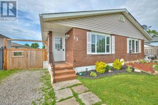 Semi-Detached House for Sale, 13 Dodds Court, Fort Erie, ON