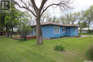 House for Sale, 218 Elm Avenue S, Eastend, SK