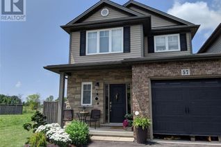 Freehold Townhouse for Sale, 57 Videl Crescent N, St. Catharines, ON