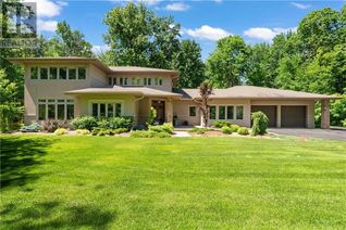 House for Sale, 5759 Queenscourt Crescent, Manotick, ON