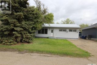 Detached House for Sale, 419 Railway Street, Eastend, SK