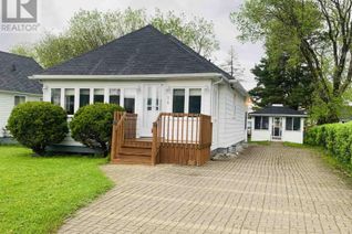 Detached House for Sale, 30 Aurora Ave, Kapuskasing, ON