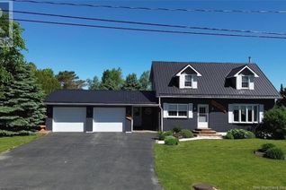 Detached House for Sale, 102 Bicentennial Drive, Woodstock, NB