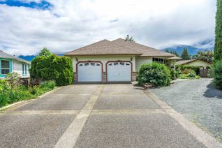 Detached House for Sale, 7035 Oakwood Drive, Agassiz, BC