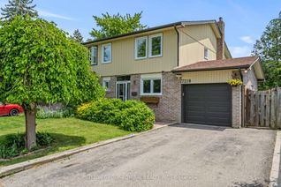 Semi-Detached House for Sale, 7218 Joliette Cres, Mississauga, ON