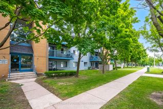 Condo Townhouse for Sale, 65 Trailwood Dr #324, Mississauga, ON