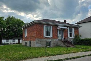 Detached House for Sale, 18 Chapel Street, Woodstock, ON