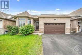 Freehold Townhouse for Sale, 218 Pondview Crescent, Ottawa, ON
