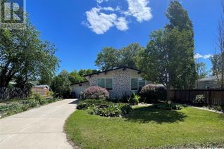 Bungalow for Sale, 612 3rd Avenue Nw, Weyburn, SK
