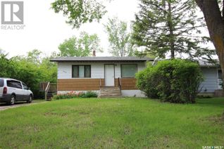 Bungalow for Sale, 191 5th Street E, Shaunavon, SK