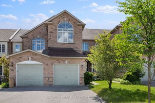 Freehold Townhouse for Sale, 12 Debonair St, Richmond Hill, ON