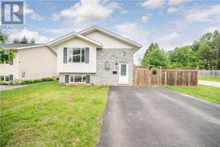 Raised Ranch-Style House for Sale, 26 Briarwood Drive, Petawawa, ON